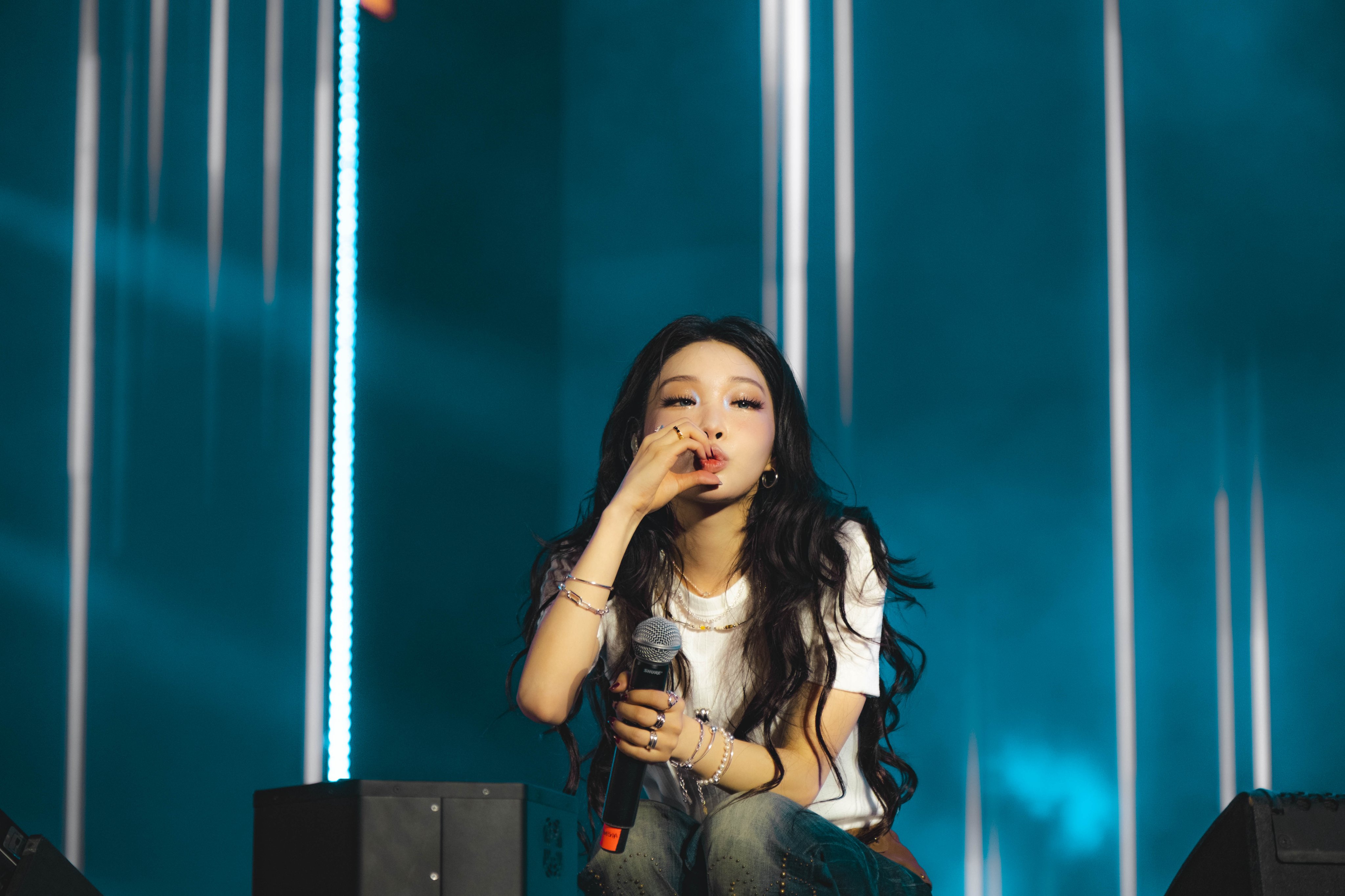 청하 wearing PB043B